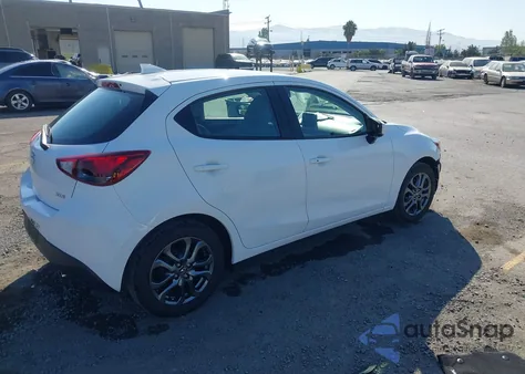 2020 Toyota Yaris Xle из США, поврежденный, VIN 3MYDLBJVXLY700411